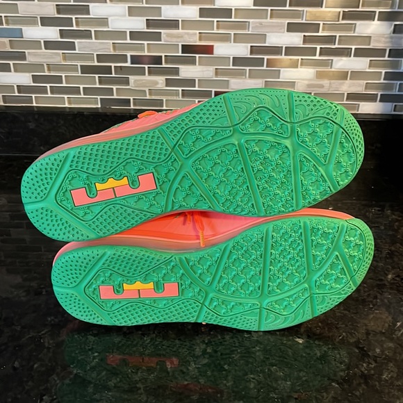 SOLD - Like New Lebron Watermelon (priced to sell) - Picture 6 of 6